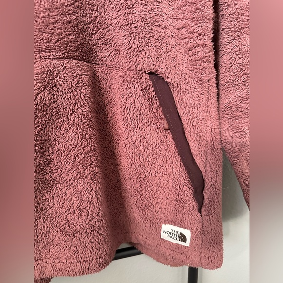 The North Face Women's Campshire Pullover Hoodie 2.0. Large. - Picture 14 of 16